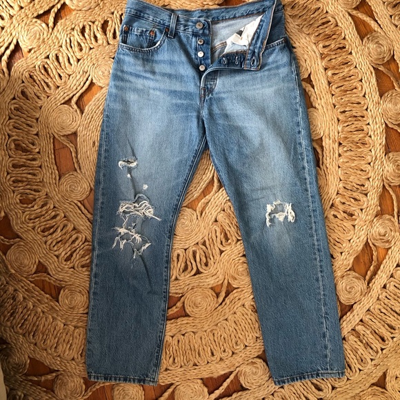 SOLD Levi’s 501 Womens Ripped Jeans - Picture 1 of 6